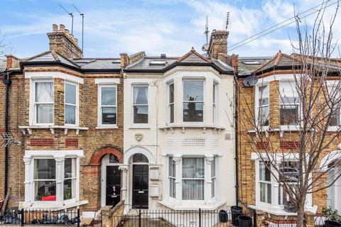 16b Weiss Road, London, SW15 1DH