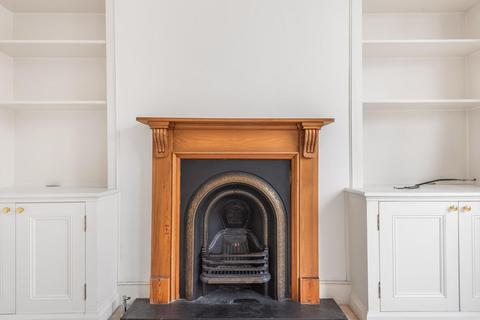 16b Weiss Road, London, SW15 1DH