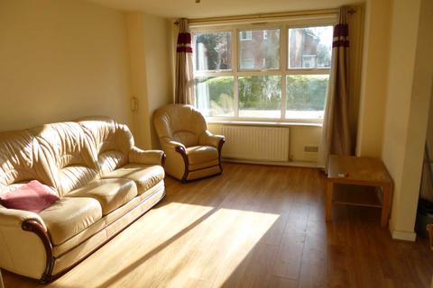 2 bedroom flat to rent, Parsonage Road, Withington