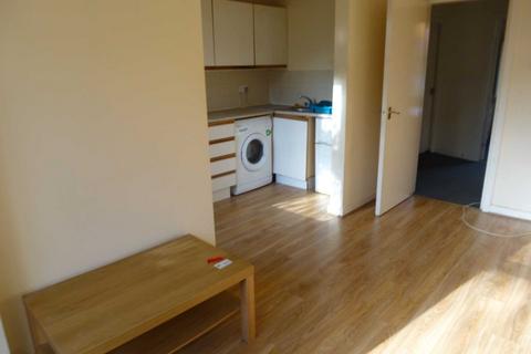 2 bedroom flat to rent, Parsonage Road, Withington