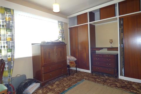 8 Burnedge Fold Road, Grasscroft, Oldham, OL4 4EE