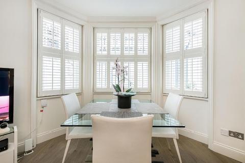 40a Emperors Gate, London, SW7 4HJ