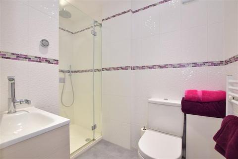 49 Spring Grove, Loughton, IG10 4QD