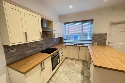 2 bedroom terraced house to rent, Westmorland Avenue, Wallsend