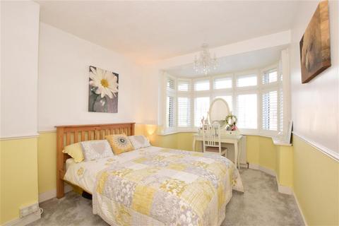 2 Westbury Terrace, Upminster, RM14 3LU