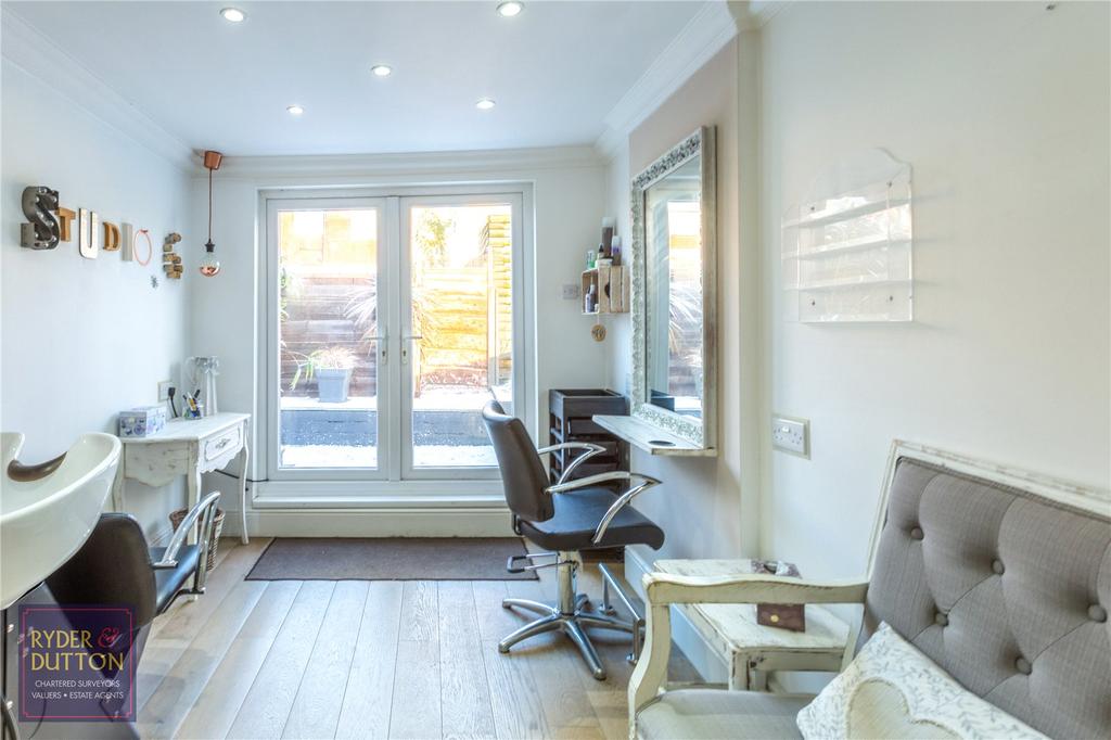 Salon