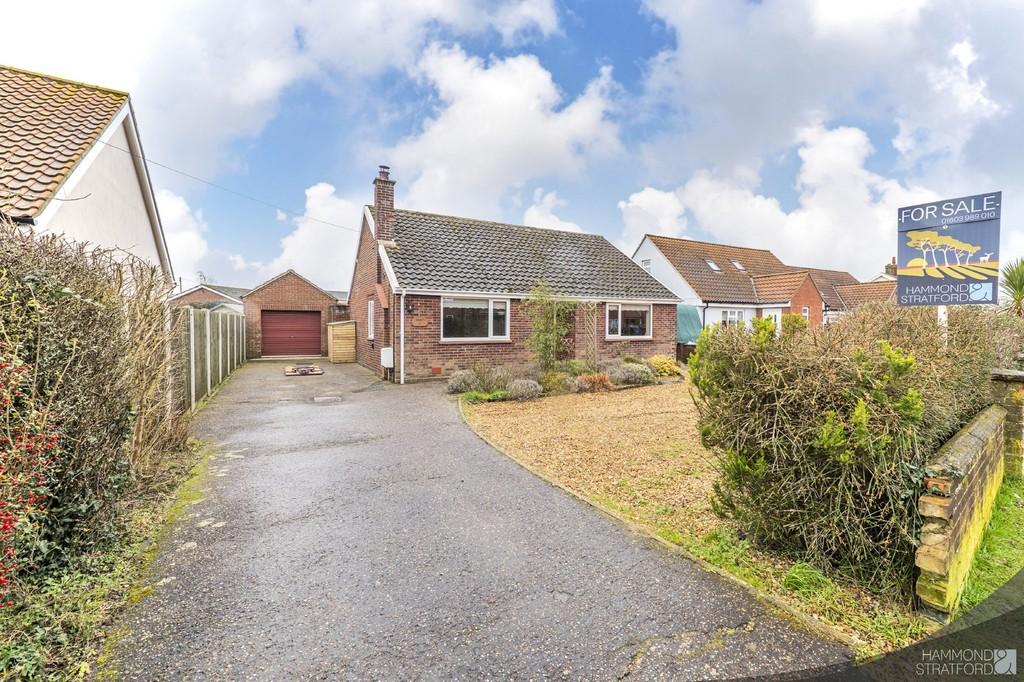 Great Melton Road, Hethersett 2 bed detached bungalow £325,000