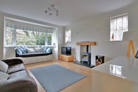 1 Ardnave Crescent, Bassett, Southampton, SO16 7FL