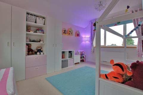 1 Ardnave Crescent, Bassett, Southampton, SO16 7FL