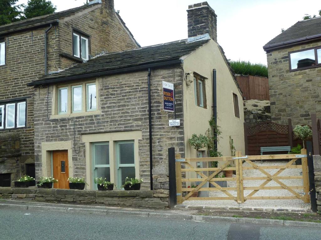 Wall Hill Cottages, Wall Hill Road, Dobcross, Saddleworth, OL3 1 bed semidetached house £144,500