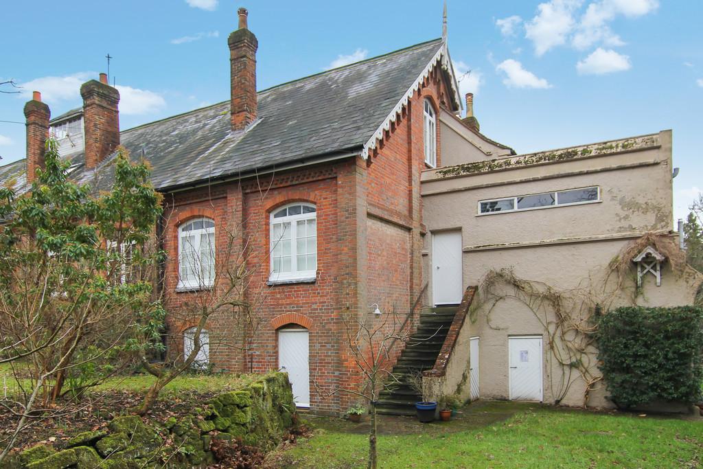 Spring Lane, Burwash 2 bed cottage £450,000