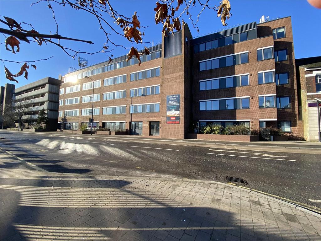 Mitchell House, Southampton Road, Eastleigh, SO50 2 bed apartment £