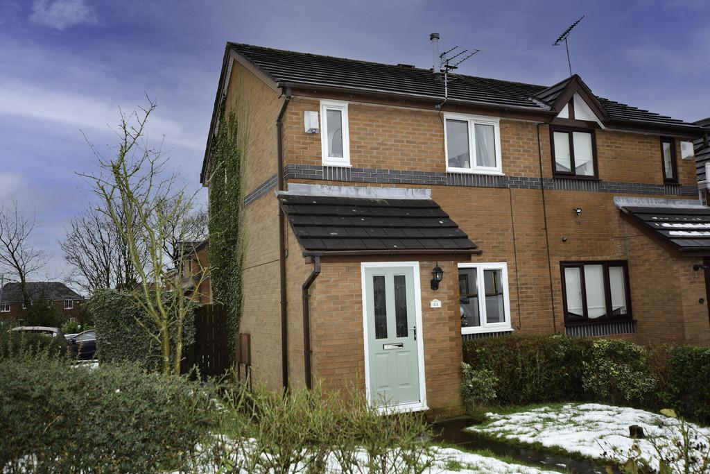 Quarry Pond Road, Worsley, Manchester 2 bed semidetached house £72,500