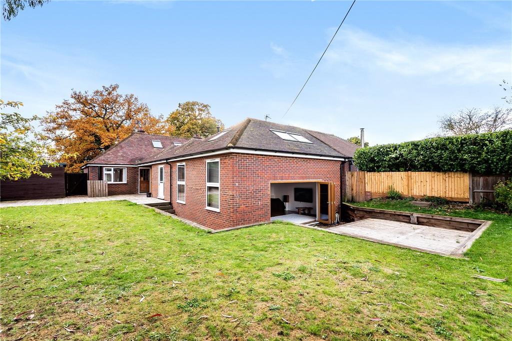 Bramley Corner, Bramley, Tadley, Hampshire, RG26 4 bed semidetached