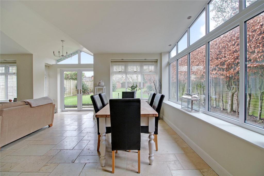 Dining &amp; Family Room
