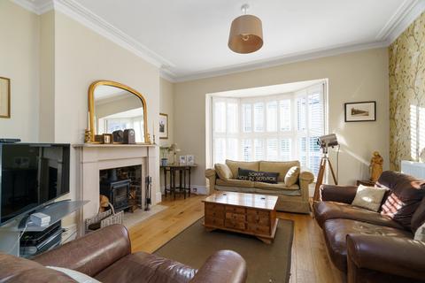 9 Wellesley Road, London, E11 2HG