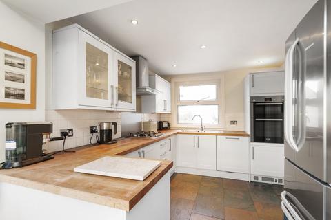 9 Wellesley Road, London, E11 2HG