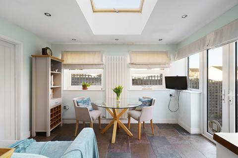 9 Wellesley Road, London, E11 2HG