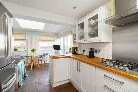 9 Wellesley Road, London, E11 2HG