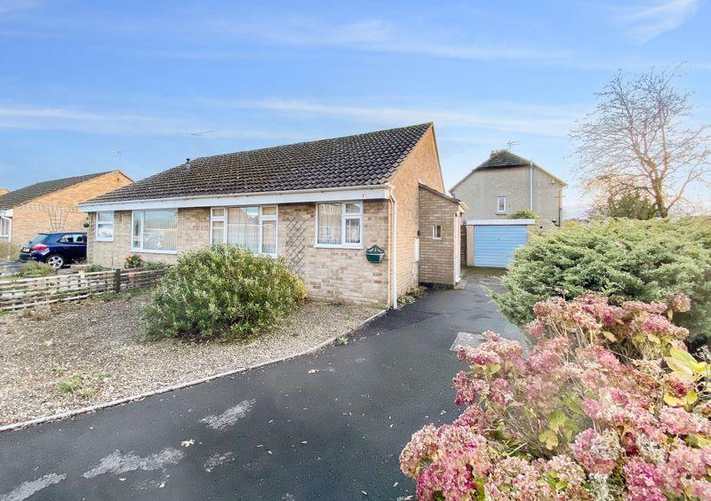 Sambourne Gardens, Warminster 2 bed semidetached bungalow £210,000