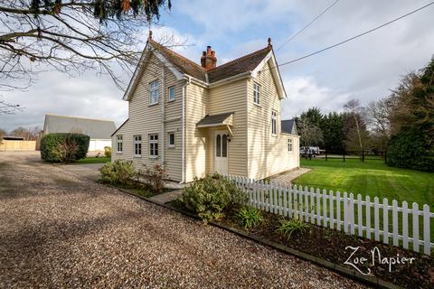 Fairfields, 34 Green Lane, Burnham-on-crouch, CM0 8PT