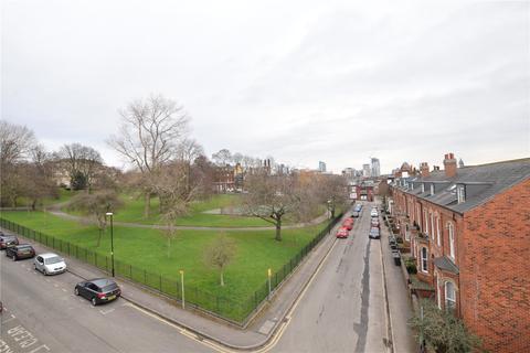 Flat 4, 39 Hanover Square, Leeds, LS3 1BQ