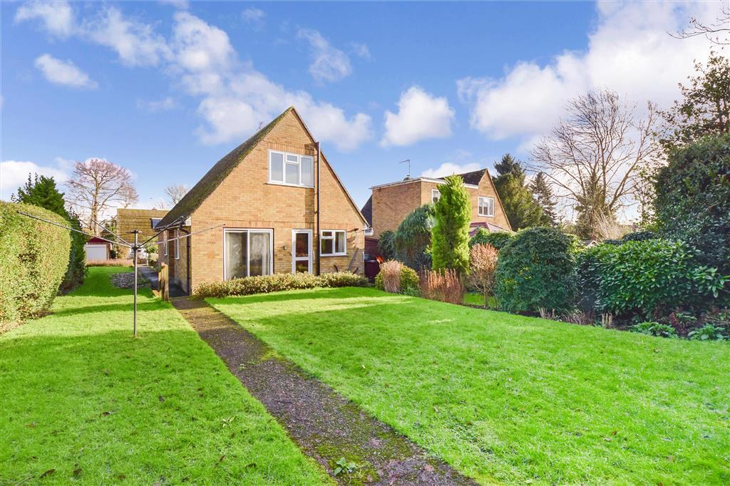 Blacklands Drive, East Malling, West Malling, Kent 2 bed bungalow £