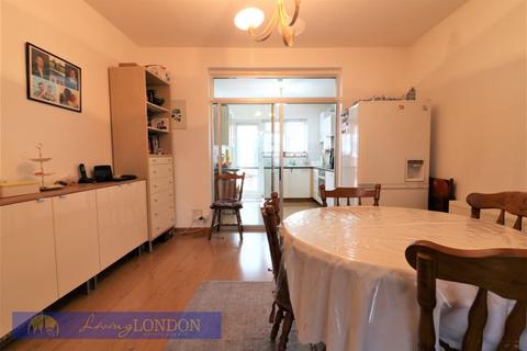 126 Walpole Road, London, N17 6BW