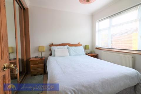 126 Walpole Road, London, N17 6BW