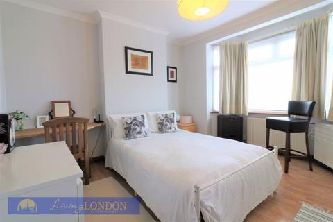 126 Walpole Road, London, N17 6BW
