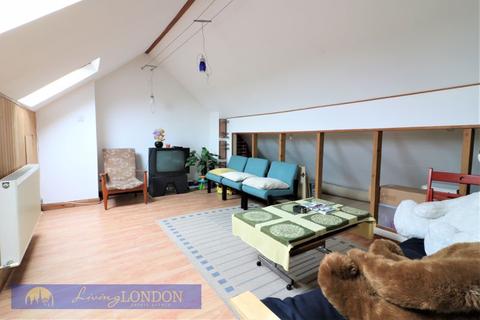 126 Walpole Road, London, N17 6BW