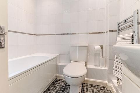 8 Chelmsford Close, Sutton, SM2 5BG