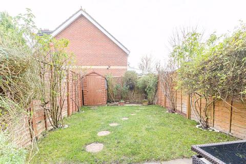 8 Chelmsford Close, Sutton, SM2 5BG