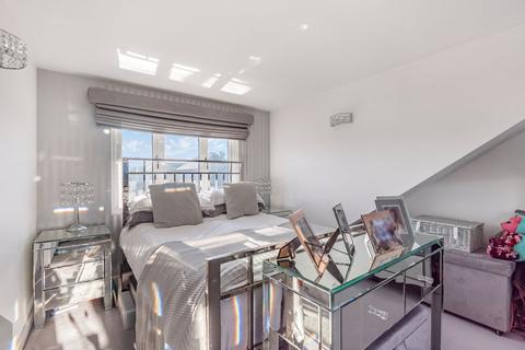2 Midship Close, London, SE16 6BT