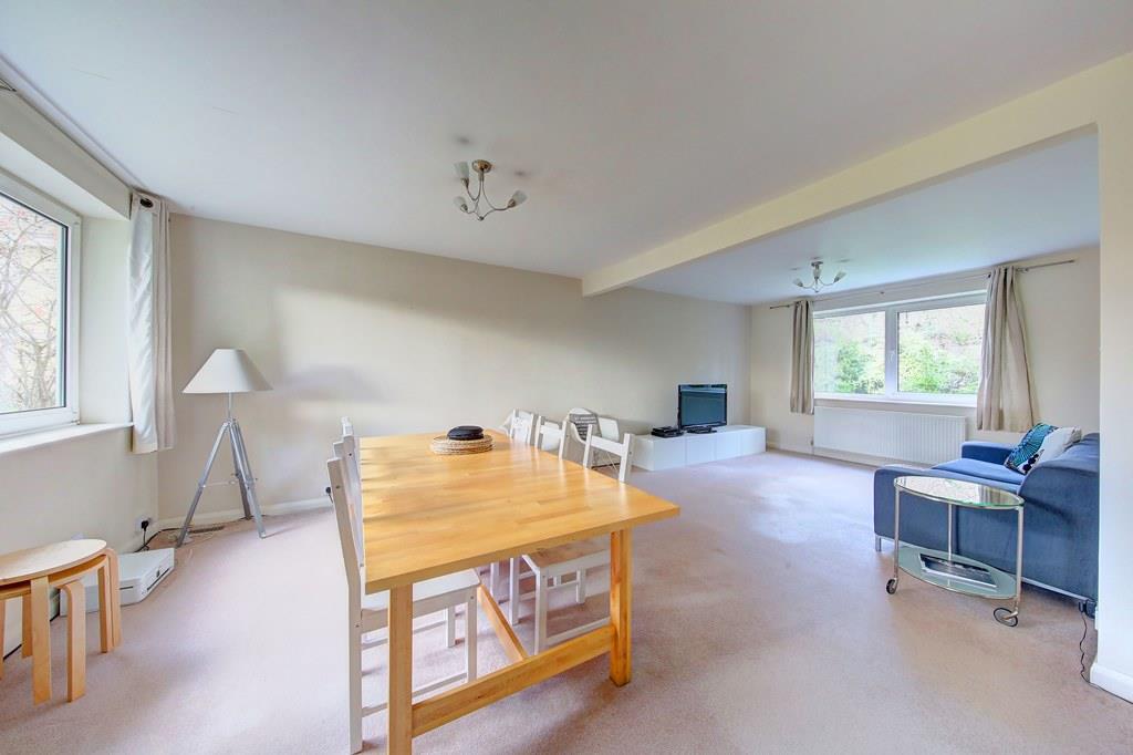 8 catherine court lake road loungebest.jpg