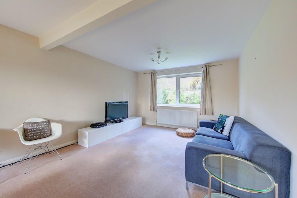 8 catherine court lake road lounge.jpg