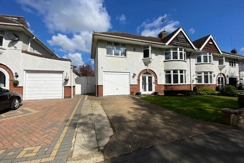 Westone Avenue, Westone, Northampton... 4 bed semidetached house £