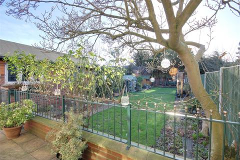 247 Cottingham Road, Hull, HU5 4AU