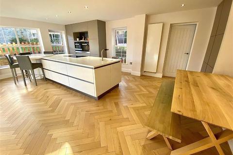6 Chiltern Drive, Mirfield, WF14 8PZ