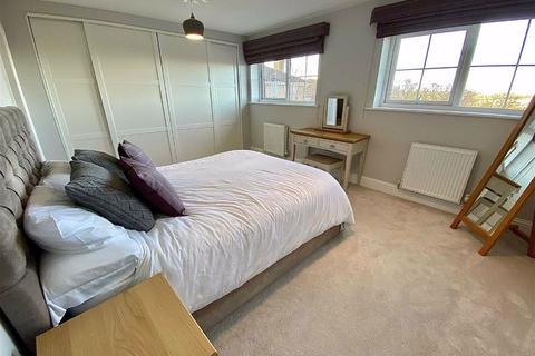 6 Chiltern Drive, Mirfield, WF14 8PZ