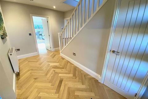 6 Chiltern Drive, Mirfield, WF14 8PZ