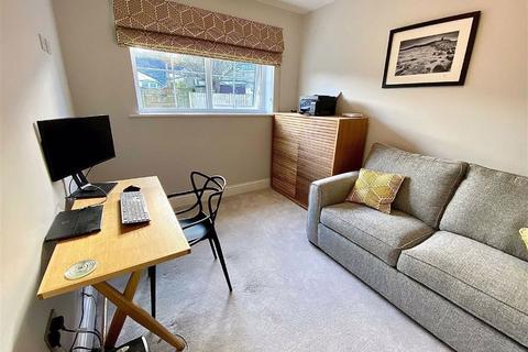 6 Chiltern Drive, Mirfield, WF14 8PZ