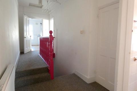 122b Oaklands Road, Hanwell, London, W7 2DX