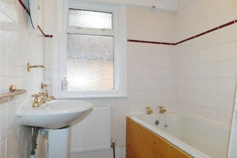 122b Oaklands Road, Hanwell, London, W7 2DX