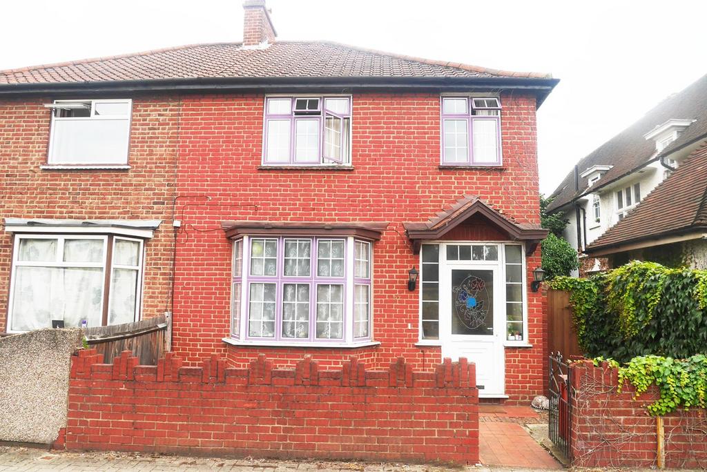 Broadwater Road, Tooting, London, SW17 4 bed semidetached house to