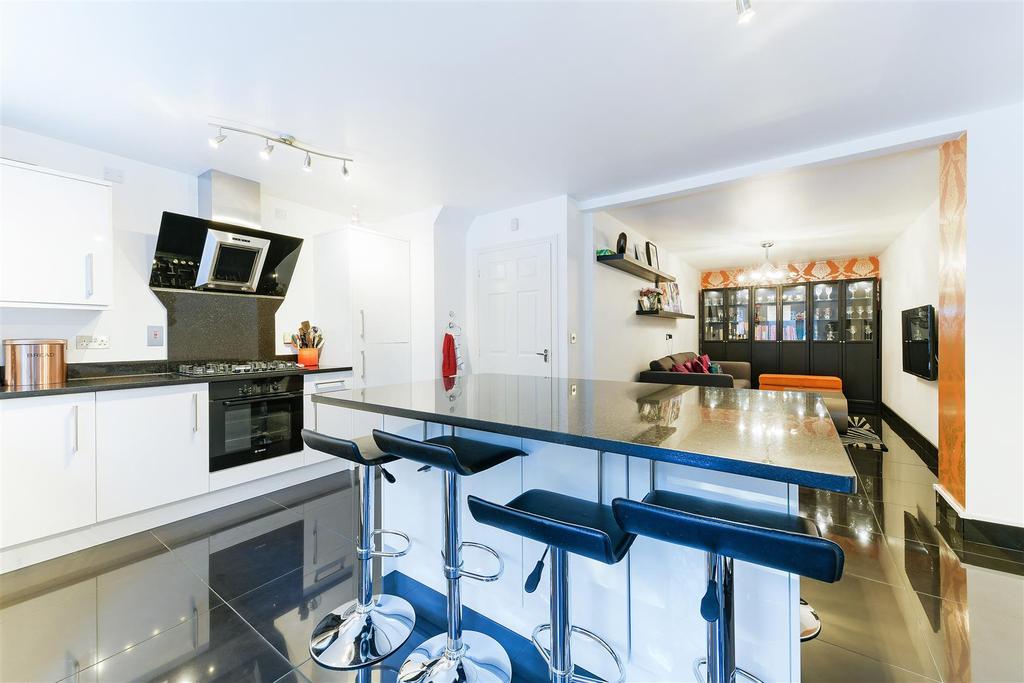 14 Greenacres, Lower Kingswood6.jpg