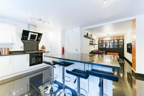 14 Greenacres, Lower Kingswood, Tadworth, KT20 7EL