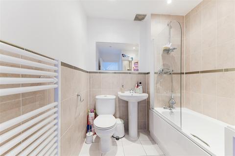 14 Greenacres, Lower Kingswood, Tadworth, KT20 7EL