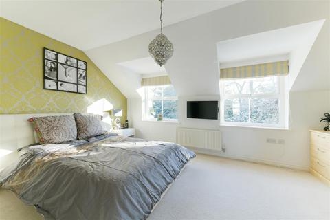 14 Greenacres, Lower Kingswood, Tadworth, KT20 7EL