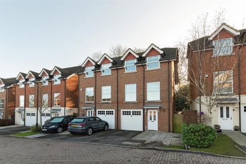 14 Greenacres, Lower Kingswood, Tadworth, KT20 7EL